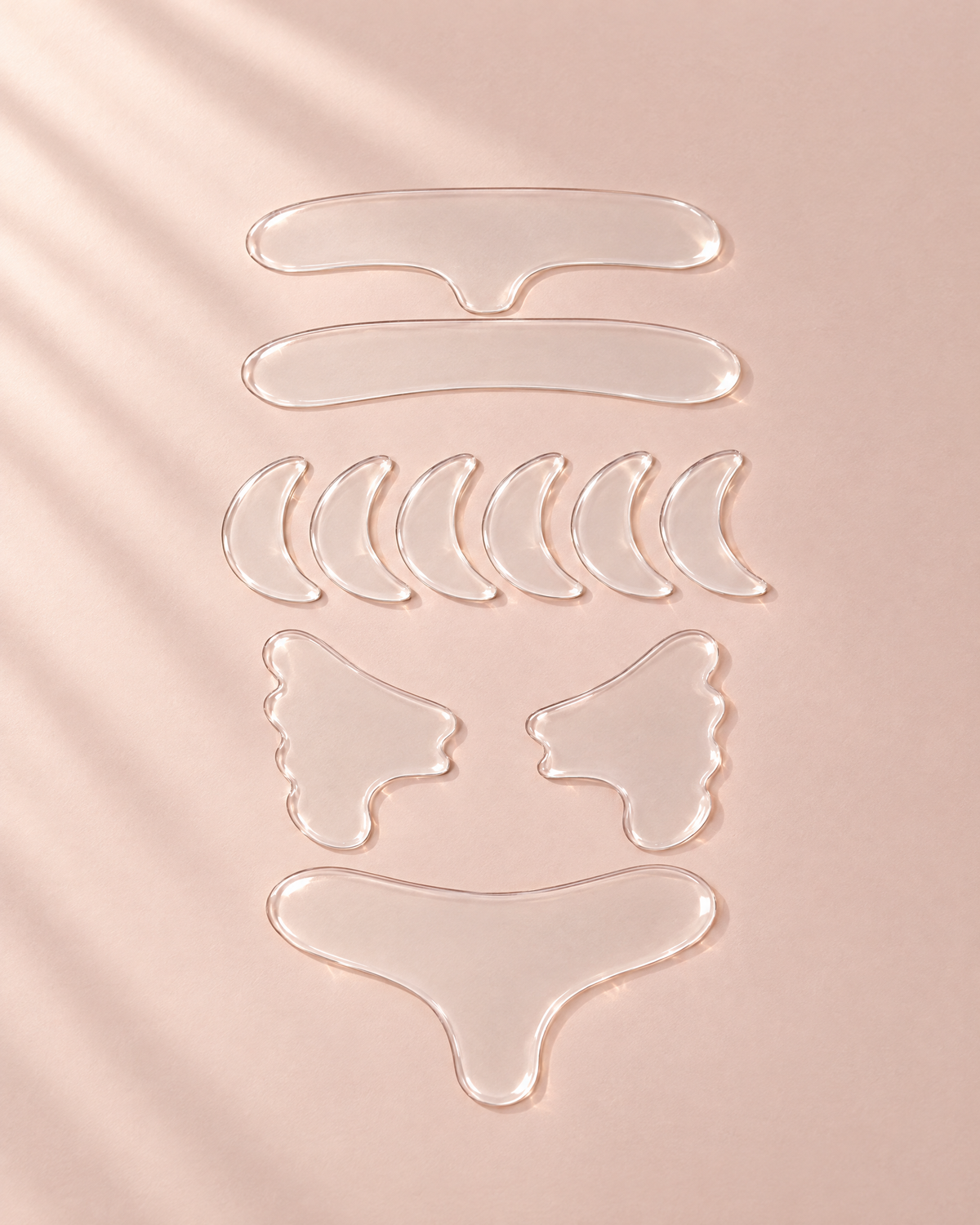Les 11 patchs du coffret posés à plat